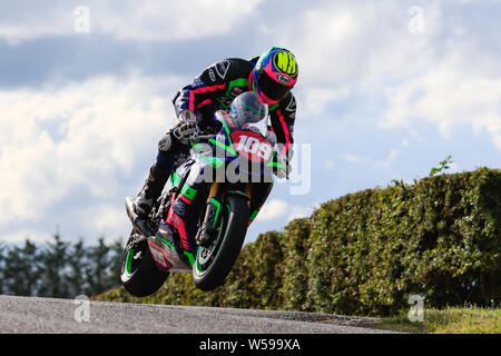 Armoy l'Irlande du Nord. 26 juillet, 2019. Armoy Road Races La race des légendes ; qualifier ; Neil Kernohan (Logan Yamaha R1) en action à l'Armoy Road Races : Action Crédit Plus Sport/Alamy Live News Banque D'Images