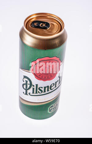 Lodz, Pologne, décembre 2016 : la bière tchèque peut, Pilsner Urquell, brassée dans la brasserie Pilsner Urquell à Plzen Banque D'Images