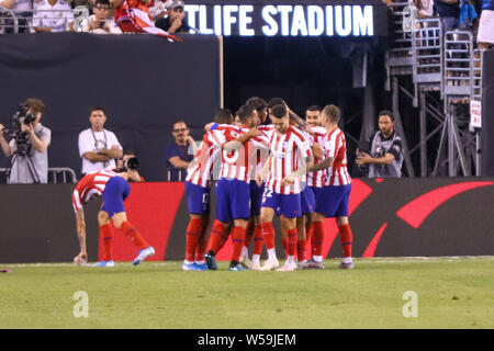 Le 26 juillet 2019, à l'Est Runtherford, New Jersey, United States : Atletico Madrid joueurs pendant un match contre le Real Madrid au cours de l'International Champions Cup match au stade MetLife à East Rutherford dans le United States vendredi soir. Crédit : William Volcov/ZUMA/Alamy Fil Live News Banque D'Images