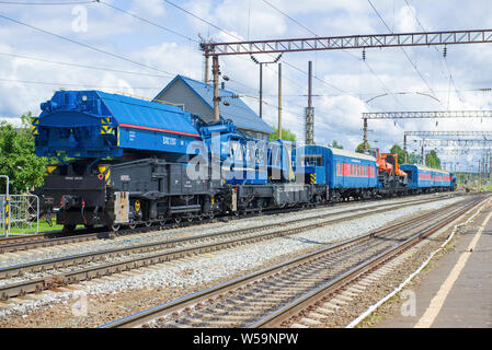 Vologda, LA RUSSIE - Juillet 01, 2019 : Avis de la reprise de la station de train Vologda du chemin de fer du Nord sur un après-midi de juillet Banque D'Images