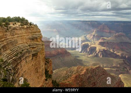 Belvédère sur le South Rim du Grand Canyon, Arizona, United States Banque D'Images