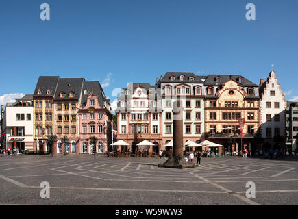 Mainz, Marktplatz vor dem Dom, Häuserzeile Banque D'Images