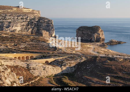 Rock en champignon Dwejra Bay, San Lawrenz, Gozo, Malte Banque D'Images