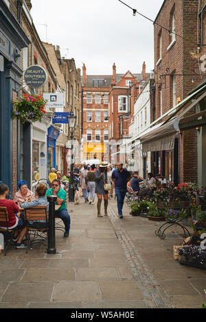 Londres, UK - juillet 2019. Flask Walk, une rue piétonne caractéristique dans le foyer d'Hampstead, quartier résidentiel dans le nord de Londres. Banque D'Images