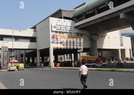 La station de métro, Gurgaon, Haryana, Inde Banque D'Images