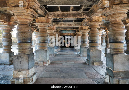 Interior shot de Chennakesava temple, Belur temple de Jain, Hassan, Karnataka, Inde Banque D'Images
