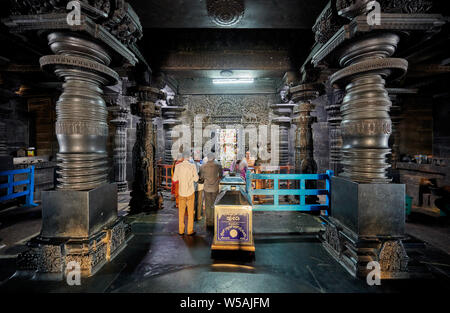Interior shot de Chennakesava temple, Belur temple de Jain, Hassan, Karnataka, Inde Banque D'Images