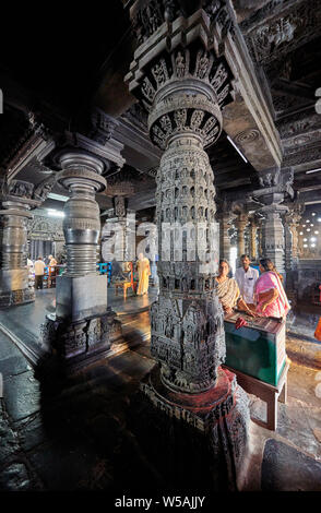 Interior shot de Chennakesava temple, Belur temple de Jain, Hassan, Karnataka, Inde Banque D'Images