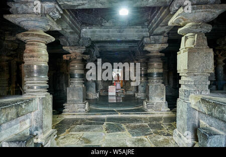 Interior shot de Chennakesava temple, Belur temple de Jain, Hassan, Karnataka, Inde Banque D'Images