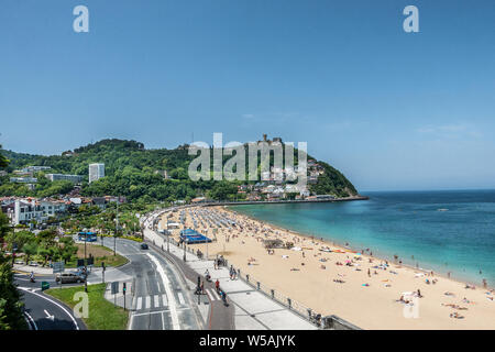 Les plages d'Ondarreta et Kontxa sur baie de La Concha à San Sebastian en Espagne Banque D'Images