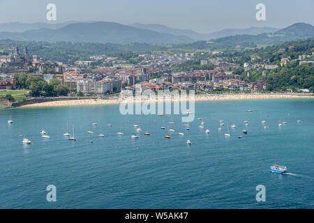 Les plages d'Ondarreta et Kontxa sur baie de La Concha à San Sebastian en Espagne Banque D'Images