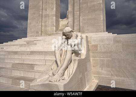 Statue sur la crête de Vimy Un Canadien de la Première Guerre mondiale War Memorial, France Banque D'Images