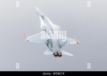 L'Armée de l'Air finlandaise F/A-18C Hornet capturés à la 2019 Royal International Air Tattoo à Fairford de la RAF. Banque D'Images