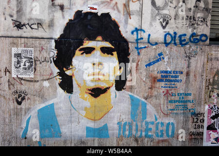 BUENOS AIRES, ARGENTINE - le 20 janvier 2018 : Street art de Diego Armando Maradona à Buenos Aires, Argentine. Maradona est l'ancien argentin pla Banque D'Images