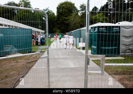 Cardiff, Pays de Galles. 27 juillet, 2019. Les équipes de football de plus de 50 pays en compétition à la Coupe du Monde des sans-abri à l'iconique Bute Park Cardiff, Pays de Galles, Royaume-Uni Crédit : Tracey Paddison/Alamy Live News Banque D'Images