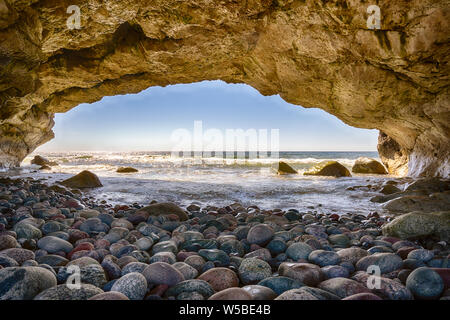 Arches le long de la côte du golfe du Saint-Laurent à Arches Provincial Park à Terre-Neuve, Canada Banque D'Images