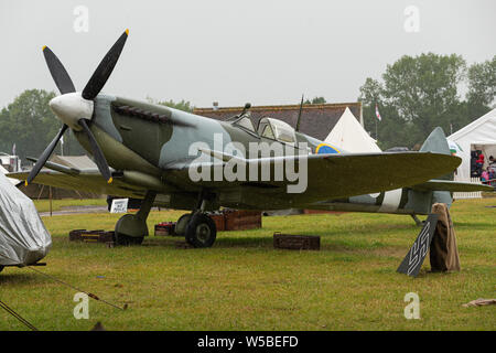 Reprise de la guerre et de la paix 2019, Paddock Wood Hop Farm. Un Spitfire en exposition statique. Banque D'Images