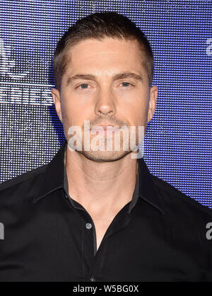 Los Angeles, CA - le 26 juillet : Eric Winter assiste à l'Hallmark Channel et marque les films & Mystères de l'été 2019 le TCA Press Tour qui a eu lieu à une résidence privée le 26 juillet 2019 à Beverly Hills, Californie. Banque D'Images