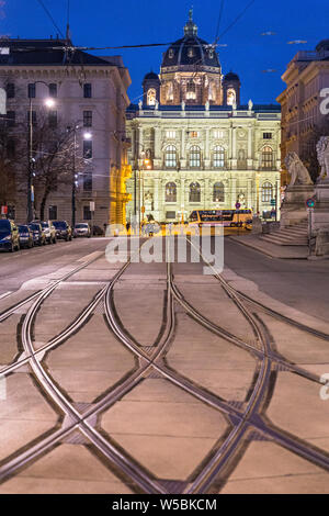 Rail tram ligne vide vue depuis les rues de Vienne.Les Trams à Vienne sont une partie essentielle du système de transport public à Vienne. Banque D'Images