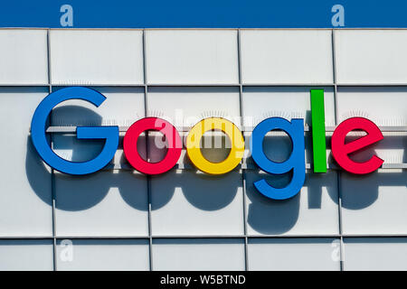 19 juillet 2019 Sunnyvale / CA / USA - logo Google affichée à l'un de leurs immeubles de bureaux dans Silicon Valley, South San Francisco bay area Banque D'Images