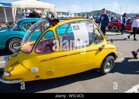 Troie 1962 jaune 200 classic motor car sur l'affichage à une voiture d'époque montrent à Newport, Sydney, Australie Banque D'Images