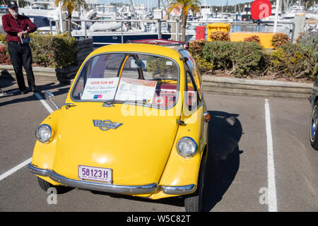 Troie 1962 jaune 200 classic motor car sur l'affichage à une voiture d'époque montrent à Newport, Sydney, Australie Banque D'Images