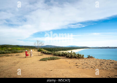 Vue panoramique vue de paysage de Bai Xep beach à partir du haut de la colline, dans la province de Phu Yen, Viet Nam Banque D'Images