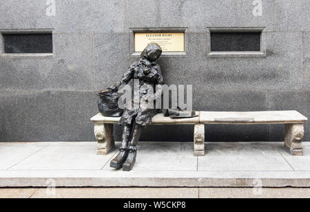 Eleanor Rigby statue sur la rue Stanley à Liverpool Banque D'Images