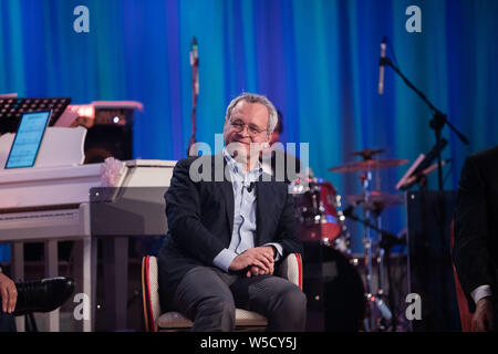 Paolo Bonolis Carlo Conti et Jerry Scotti Maurizio Costanzo assiste au Show Banque D'Images