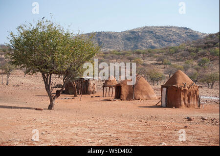 Village de la tribu Himba, Kaokoveld, Namibie, Afrique du Sud Banque D'Images