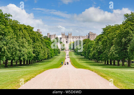 5 juin 2019 : Windsor, Berkshire, Royaume-Uni - La longue marche de Windsor Great Park et château de Windsor. Banque D'Images