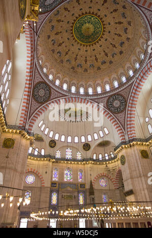 Intérieur de la mosquée Suleymaniye Camii (Soliman), grand 16ème siècle mosque in Istanbul , Turquie Banque D'Images