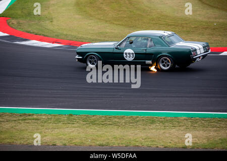 Trophée transatlantique : Qualification pour la pré '66 voitures de tourisme à Silverstone Classic Banque D'Images