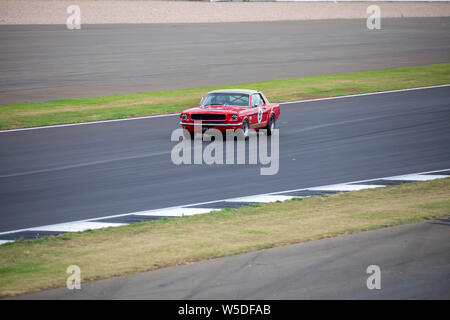 Trophée transatlantique : Qualification pour la pré '66 voitures de tourisme à Silverstone Classic Banque D'Images