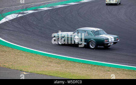 Trophée transatlantique : Qualification pour la pré '66 voitures de tourisme à Silverstone Classic Banque D'Images