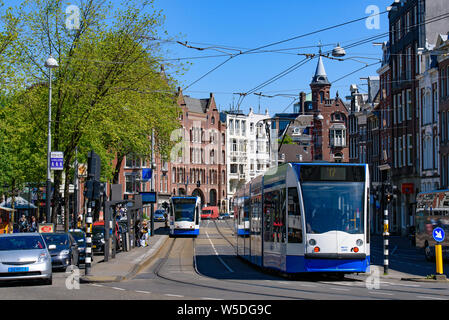 Les Trams à Amsterdam, Pays-Bas Banque D'Images