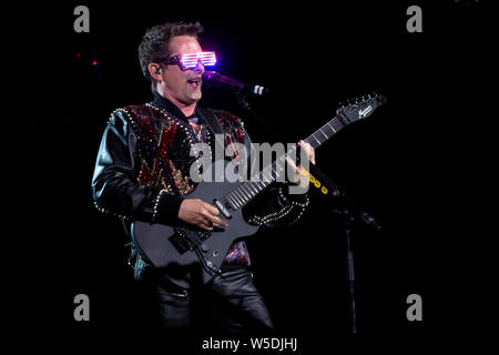 Madrid, Espagne. 26 juillet, 2019. Matthew Bellamy de Muse live à un concert de la théorie de la modalité 'World Tour' à la Wanda Metropolitano Stadium. Madrid, 26.07.2019 | Conditions de crédit dans le monde entier : dpa/Alamy Live News Banque D'Images