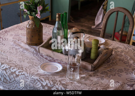 Popeye Village, Malte - Juillet 19, 2019. Intérieur des chambres au Village de Popeye à Malte. Également connu sous le Village Sweethaven. C'est un décor de cinéma purpos Banque D'Images