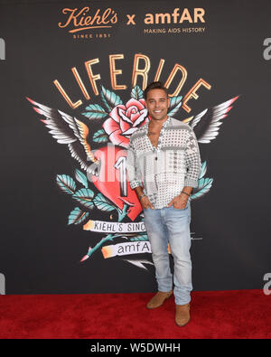 Kyle Stefanski assiste à la 10e anniversaire de Kiehl's pour LifeRide l'amfAR au profit de la recherche sur le VIH/SIDA dans la région de Century City à Westfield Century City à Century City le 27 juillet 2019. Banque D'Images