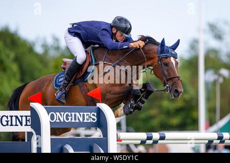 Hickstead, West Sussex, UK. 28 juillet 2019. 2e place Peder Fredricson (SWE) équitation. Zacremento Le BHS Longines Le Roi George V Coupe d'or au Royal International Horse Show. Credit : Sport en images/Alamy Live News Banque D'Images