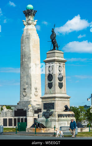 La guerre et de la Marine royale des monuments nationaux Armada sur le front de mer de Plymouth Hoe, sur la côte sud du Devon, Angleterre. UK. Banque D'Images