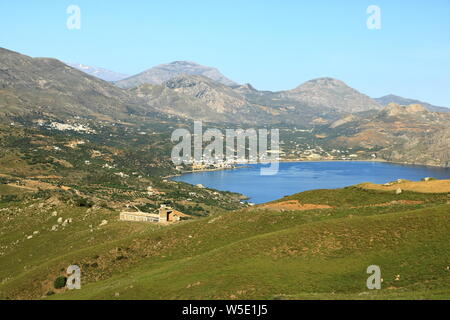 L'île de Crète, belle plage et village de pêcheurs de Plakias. Grèce Banque D'Images