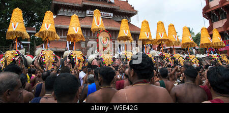 L'image de l'éléphant décoré a été prise en Thirssur Thirsur Pooram Festival à Kerala, Inde Banque D'Images