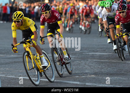 Ineos équipe' Egan Bernal et Geraint Thomas lors de l'étape 21 du Tour de France. lors de l'étape 21 du Tour de France lors de l'étape 21 du Tour de France. Banque D'Images