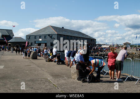 Rescuefest, Porthcawl, dans le sud du Pays de Galles, Royaume-Uni. 28 juillet 2019. Météo France : le beau temps attire les foules cet après-midi à l'événement annuel, où le RNLI démontrer les sauvetages, et des techniques d'économie de la vie en mer. Crédit : Andrew Bartlett/Alamy Live News. Banque D'Images