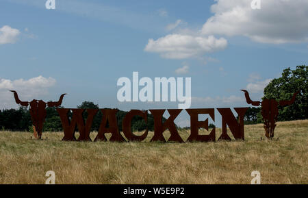 Le Wacken, Deutschland. 27 juillet, 2019. Le Wacken, Allemagne 01.08. - 03.08.2019 : Wacken Open Air - WAO - 2019 Le festival lui-même, mais aussi le village de Wacken dans le Schleswig-Holstein se préparent à la tempête de l'fans à partir d'aujourd'hui. Utilisation dans le monde entier | Credit : dpa/Alamy Live News Banque D'Images