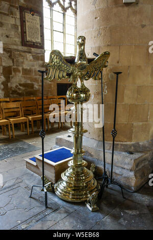 L'aigle lutrin, faite à in the Low Countries Tournal en 1503, l'église cathédrale de Southwell Minster, Southwell, Nottinghamshire, Angleterre, RU Banque D'Images