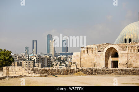 Une vue sur le centre-ville de Amman, en Jordanie, à partir de l'ancienne citadelle perchée. Banque D'Images