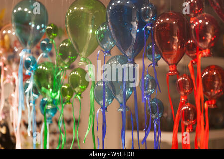 Ballons fabriqués à partir de verre de Murano sur l'île de Murano à Venise. Banque D'Images