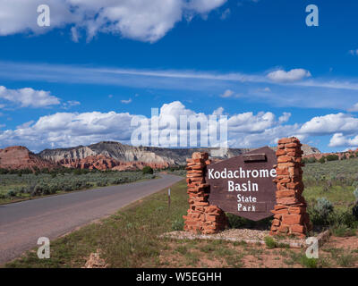 Signe d'entrée, parc d'état de Kodachrome Basin, Cannonville, Utah. Banque D'Images